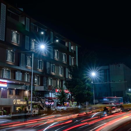Hotel Pleasant Lake Αχμπανταμπάντ Εξωτερικό φωτογραφία