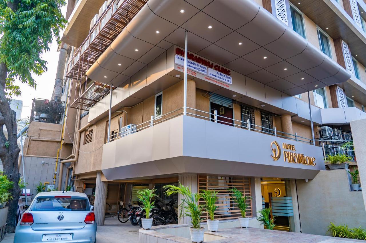 Hotel Pleasant Lake Αχμπανταμπάντ Εξωτερικό φωτογραφία
