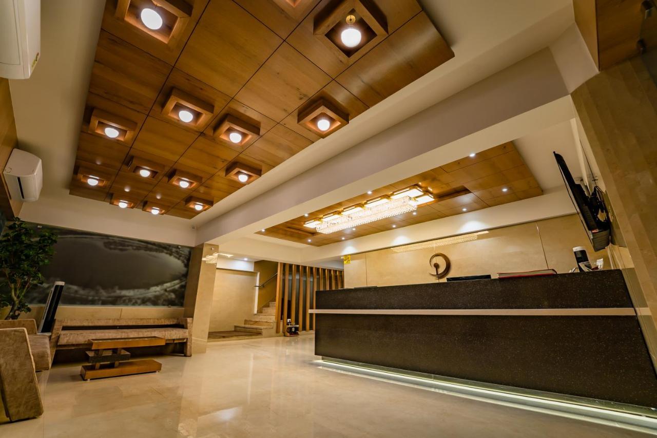 Hotel Pleasant Lake Αχμπανταμπάντ Εξωτερικό φωτογραφία