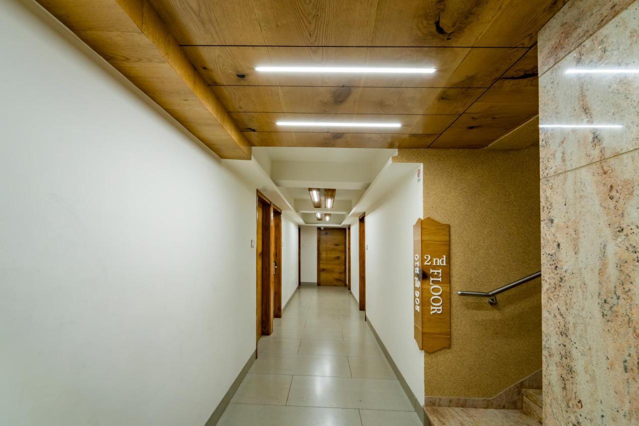 Hotel Pleasant Lake Αχμπανταμπάντ Εξωτερικό φωτογραφία